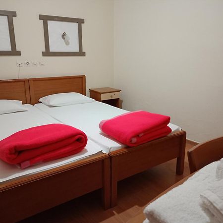 Efstratios Hotel Лутра-Едіпсу Екстер'єр фото