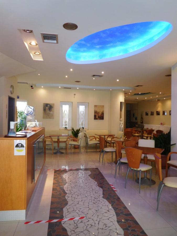 Efstratios Hotel Лутра-Едіпсу Екстер'єр фото
