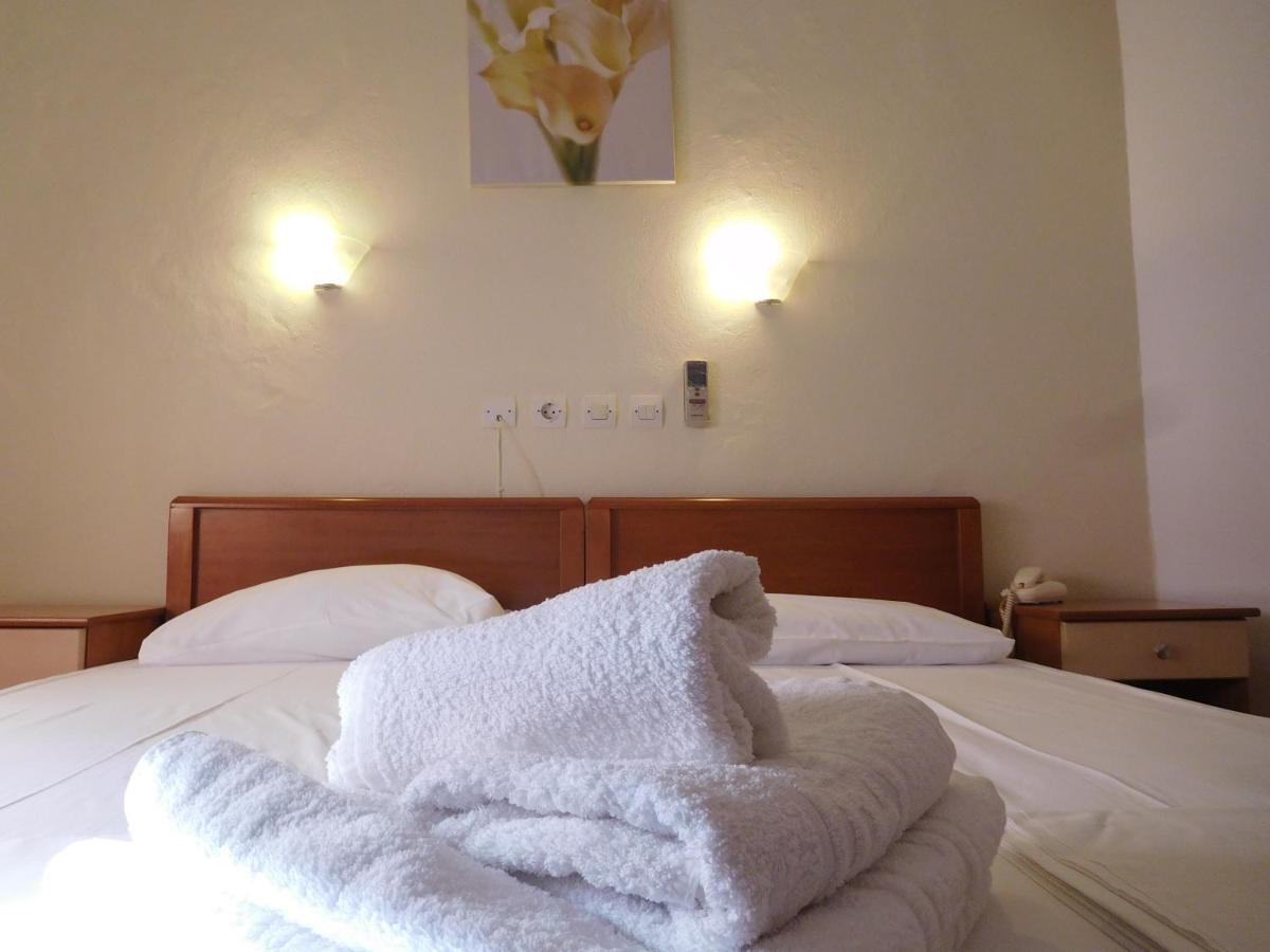 Efstratios Hotel Лутра-Едіпсу Екстер'єр фото
