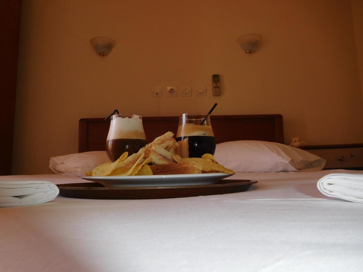 Efstratios Hotel Лутра-Едіпсу Екстер'єр фото