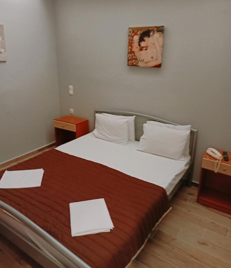 Efstratios Hotel Лутра-Едіпсу Екстер'єр фото