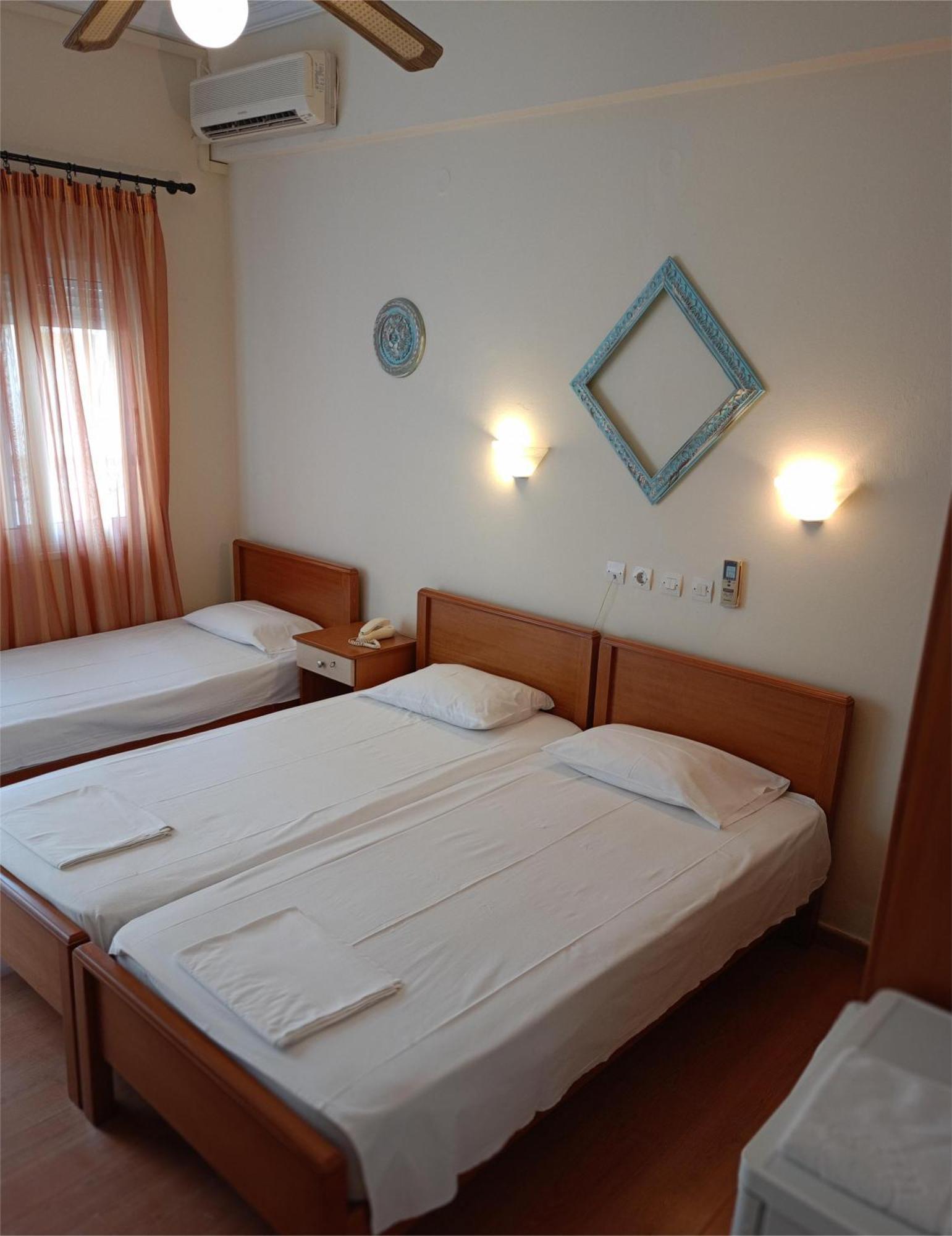 Efstratios Hotel Лутра-Едіпсу Екстер'єр фото