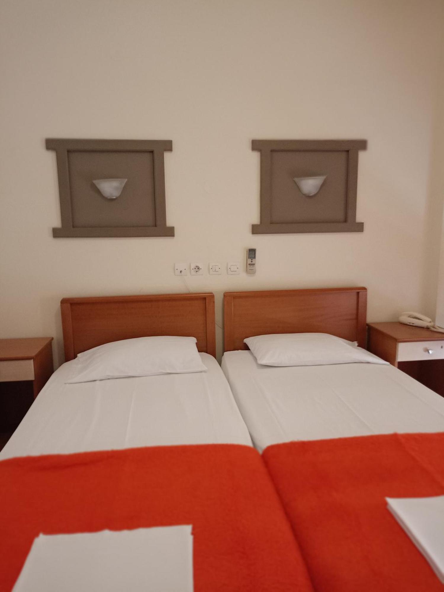 Efstratios Hotel Лутра-Едіпсу Екстер'єр фото
