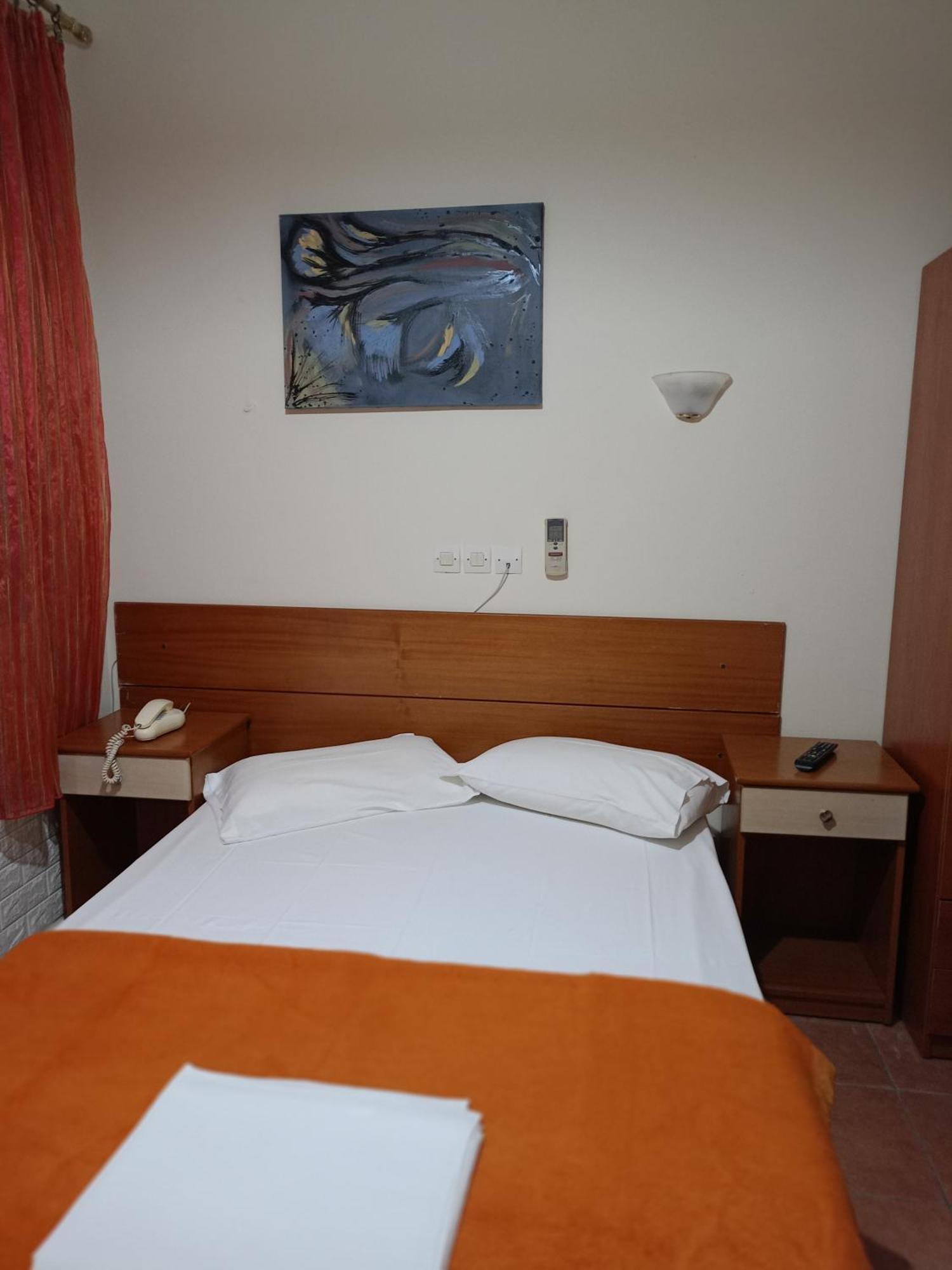 Efstratios Hotel Лутра-Едіпсу Екстер'єр фото