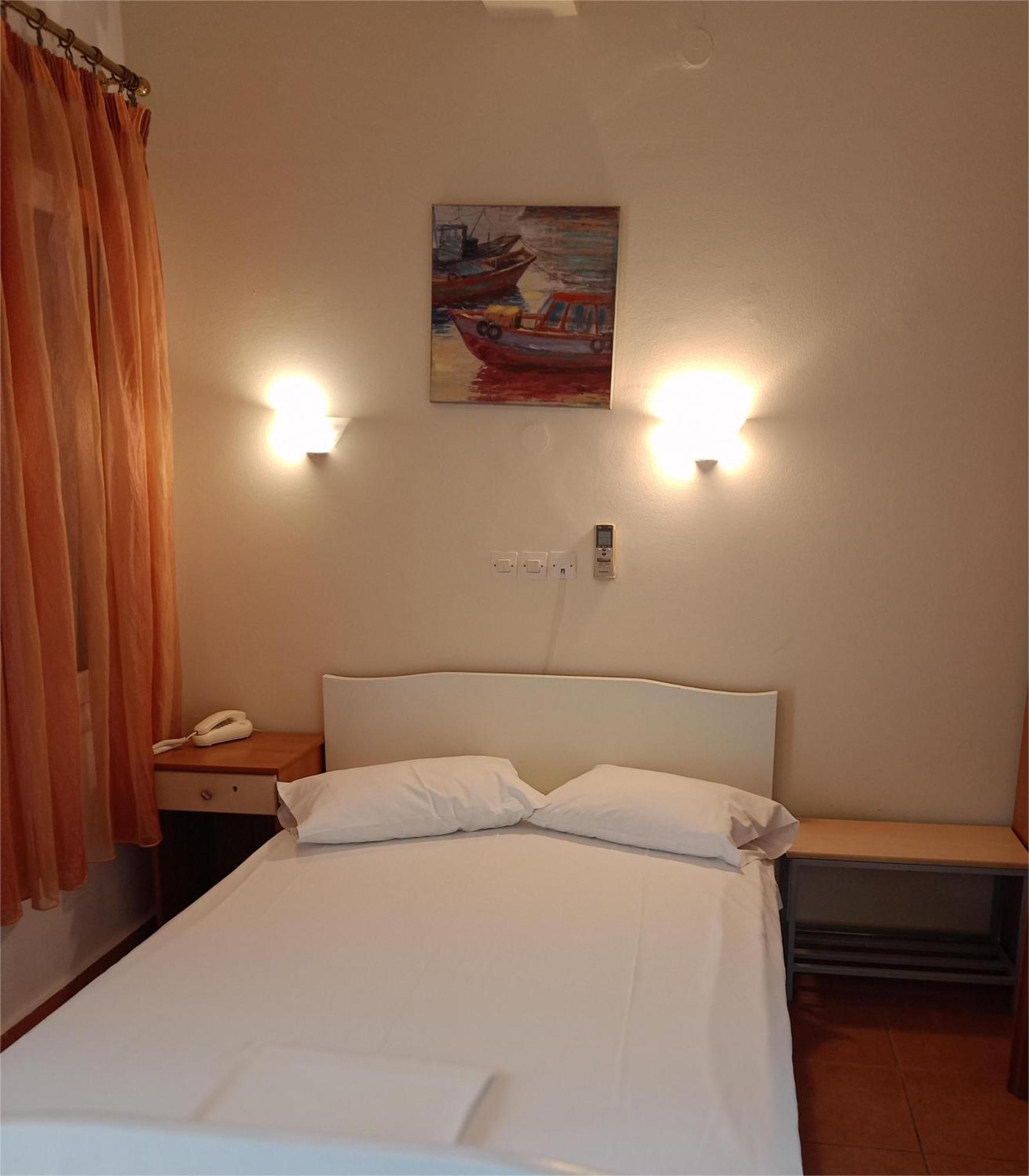 Efstratios Hotel Лутра-Едіпсу Екстер'єр фото
