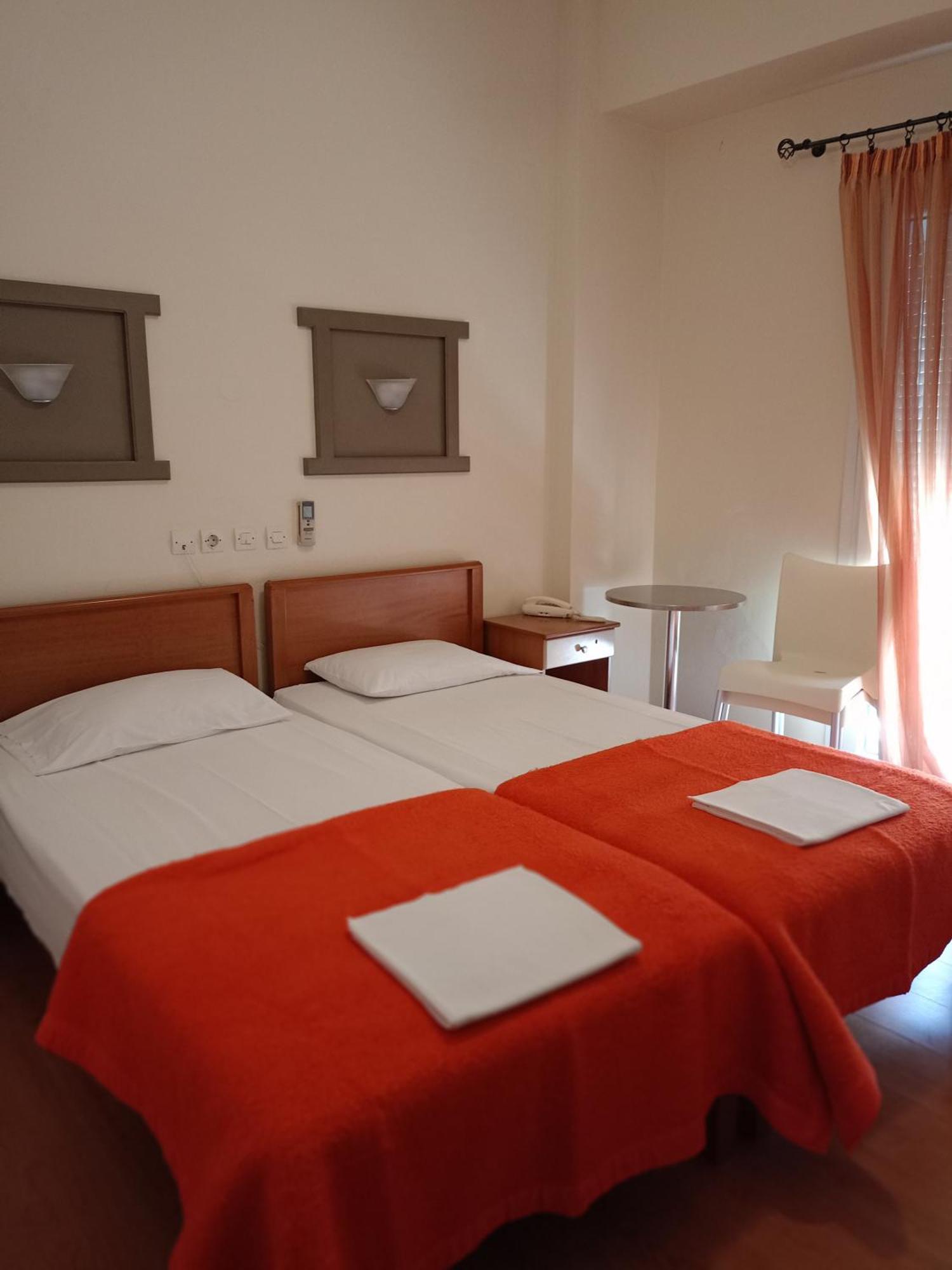 Efstratios Hotel Лутра-Едіпсу Екстер'єр фото