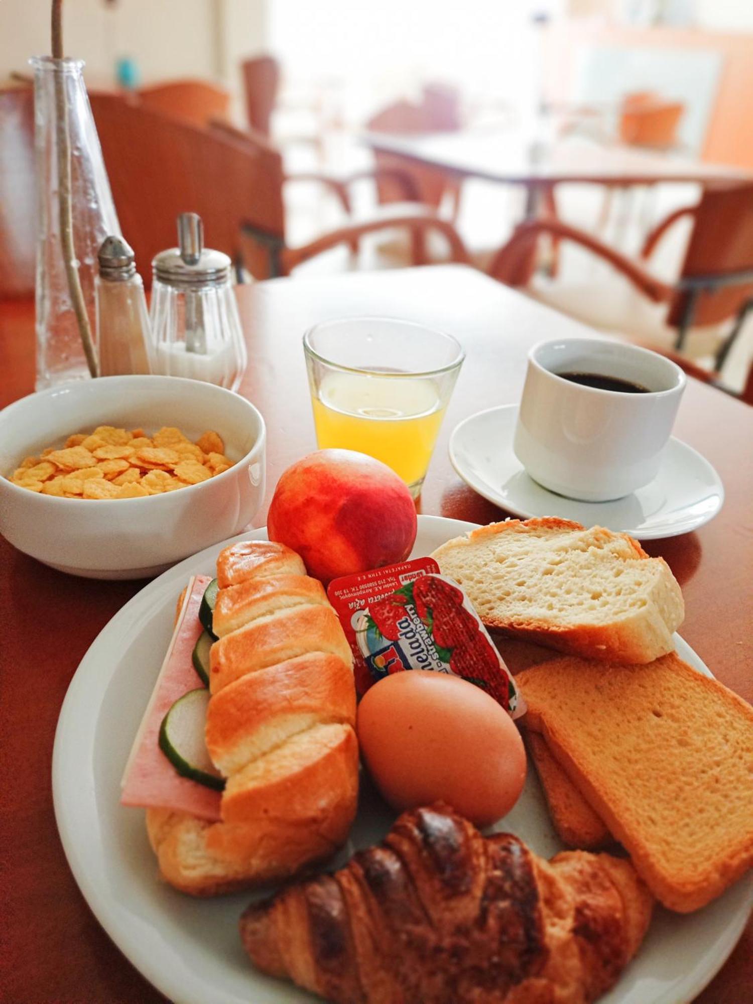 Efstratios Hotel Лутра-Едіпсу Екстер'єр фото