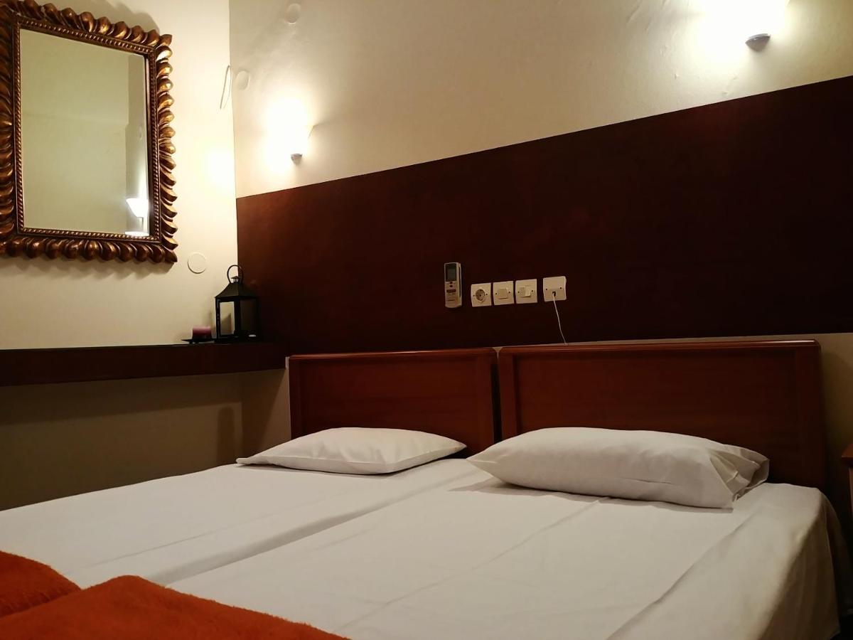 Efstratios Hotel Лутра-Едіпсу Екстер'єр фото